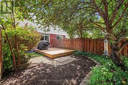 Backyard with direct access to Walking path & park - 
