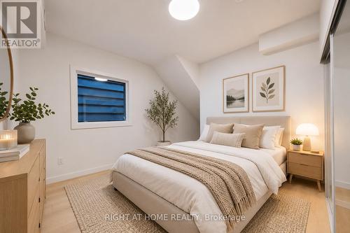 2 - 367 HOWLAND AVENUE , Toronto, Ontario M5R 3C1 3