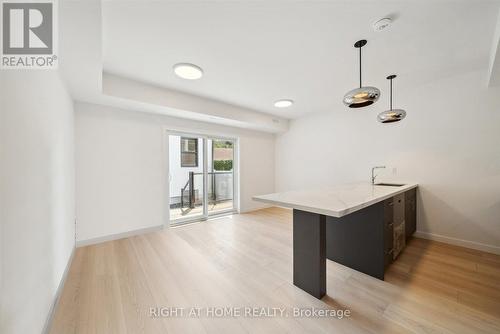 2 - 367 HOWLAND AVENUE , Toronto, Ontario M5R 3C1 5
