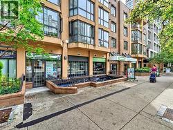 1126 RICHARDS STREET  Vancouver, BC V6B 3E6