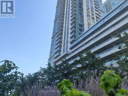 3209 - 70 TOWN CENTRE COURT , Toronto, Ontario M1P 0B2 3