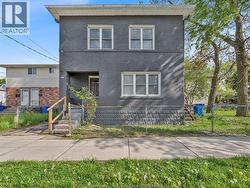 669 Park Windsor, ON N9A 5V7