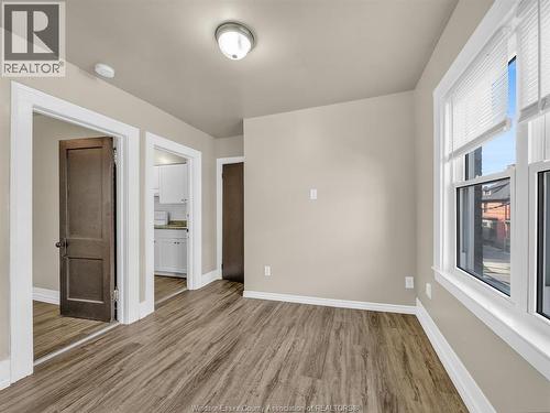 669 Park , Windsor, Ontario N9A 5V7 4