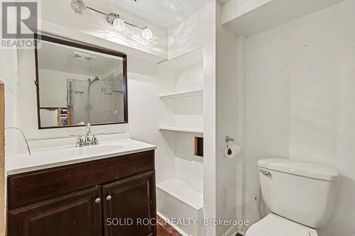Main floor bathroom - 889 Mountainview Avenue, Ottawa, ON 