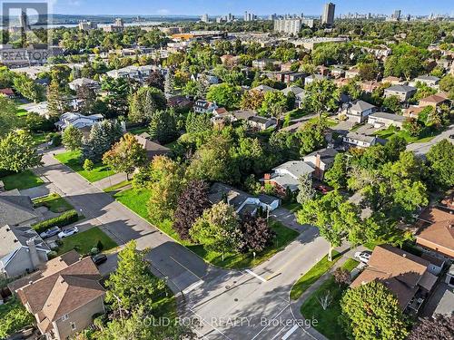889 Mountainview Avenue, Ottawa, ON 