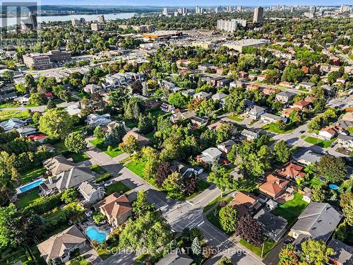 889 Mountainview Avenue, Ottawa, ON 