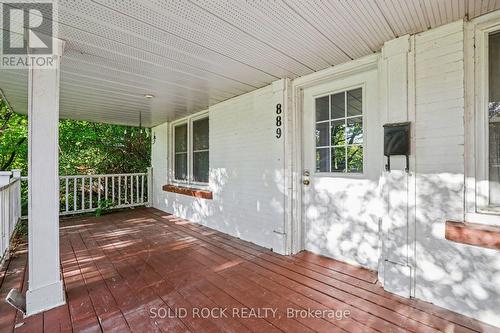 Covered front porch - 889 Mountainview Avenue, Ottawa, ON 