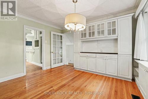 889 Mountainview Avenue, Ottawa, ON 