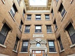 4 828 Preston Avenue  Winnipeg, MB R3G 0Z4