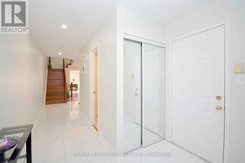 22 BERKINDALE COURT , Brampton, Ontario L6Y 5G1 3
