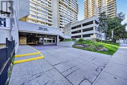 907 - 500 LAURIER AVENUE W Ottawa, ON K1R 5E1