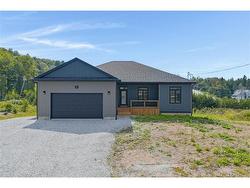 8 Galmorgan DR Quispamsis, NB E2E 0X1