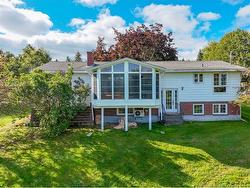 9 Tulip ST Fredericton, NB E3C 1L4