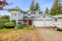 2185 Cardinal Pl Comox, BC V9M 3G2