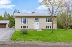 350 Rue Rudolph  Blainville, QC J7E 4H5