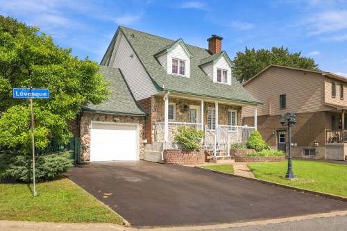 3832 Rue Lévesque  Longueuil (Saint-Hubert), QC J3Y 8G6