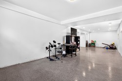 Family Room - 