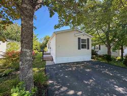 7 RICHARDS Street Bridgewater, NS B4V 4B4