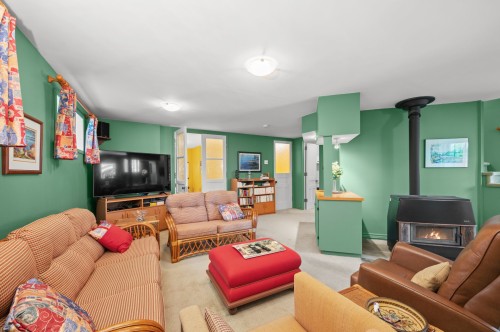 Salle familiale - 1785 Rue Des Coudriers, Val-David, QC 