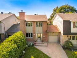 224 Rue de Montligeon  Boucherville, QC J4B 6E6