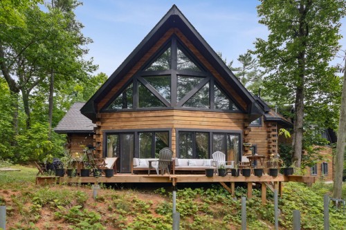 30 Ch. de la Lyrique  Val-Des-Monts, QC J8N 4B3