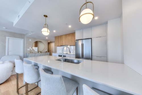 1008-3671 Av. Jean-Béraud , Laval (Chomedey), QC H7T 0S3 3
