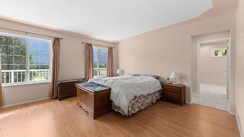 3389 Crestview Road, Creston, BC 