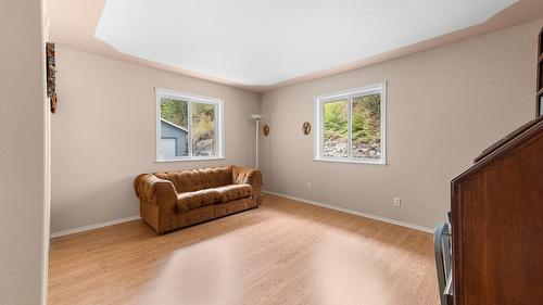 3389 Crestview Road, Creston, BC 