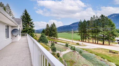 3389 Crestview Road, Creston, BC 