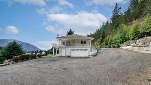 3389 Crestview Road, Creston, BC 