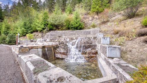 3389 Crestview Road, Creston, BC 