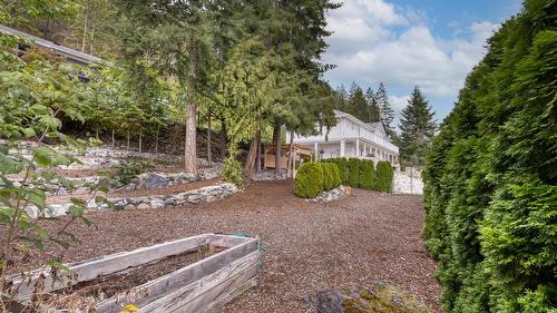3389 Crestview Road, Creston, BC 