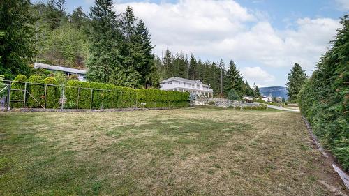 3389 Crestview Road, Creston, BC 