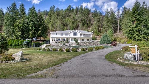 3389 Crestview Road, Creston, BC 