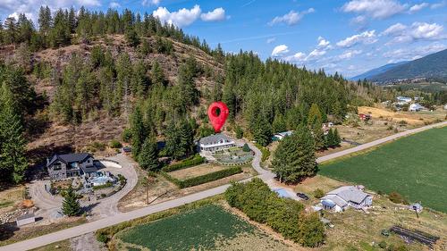 3389 Crestview Road, Creston, BC 