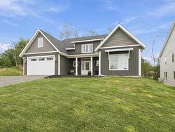 127 Stirling Avenue Wolfville, NS B4P 2N3