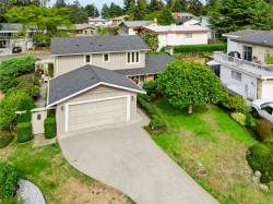 1658 Brousson Dr Saanich, BC V8N 5S2