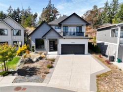 7036 Clarkson Pl Sooke, BC V9Z 0L4