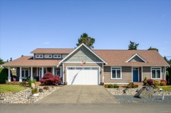 1430 Stone Lake Dr Nanoose Bay, BC V9P 9M4