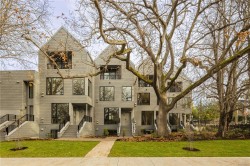 #10-907 Redfern St Victoria, BC V8S 4G6
