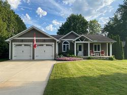8447 KEITH Street Lambton Shores, ON N0N 1J0