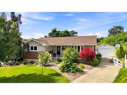 820 WOODWARD Crescent Sarnia, ON N7V 2E6