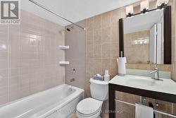 ENSUITE 4-PIECE BATHROOM - 