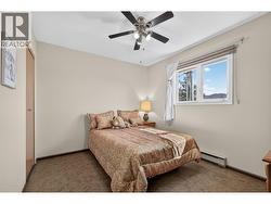 Second upstairs bedroom - 