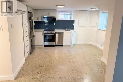 BSMT - 172 HIGH PARK AVENUE , Toronto, Ontario M6P 2S4 4