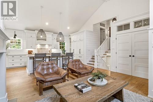 330 Camelot Court, Burlington, ON 
