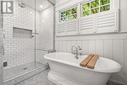 330 Camelot Court, Burlington, ON 