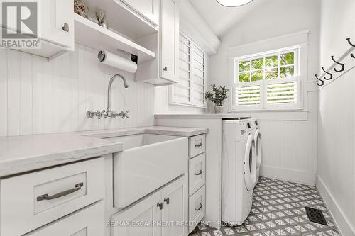 330 Camelot Court, Burlington, ON 