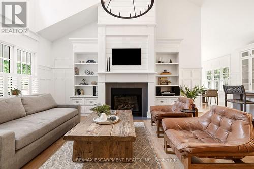 330 Camelot Court, Burlington, ON 