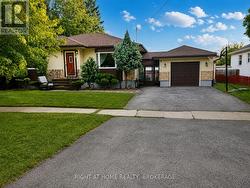 19 WHITE STREET St. Catharines (Vine/Linwell), ON L2N 1Z3
